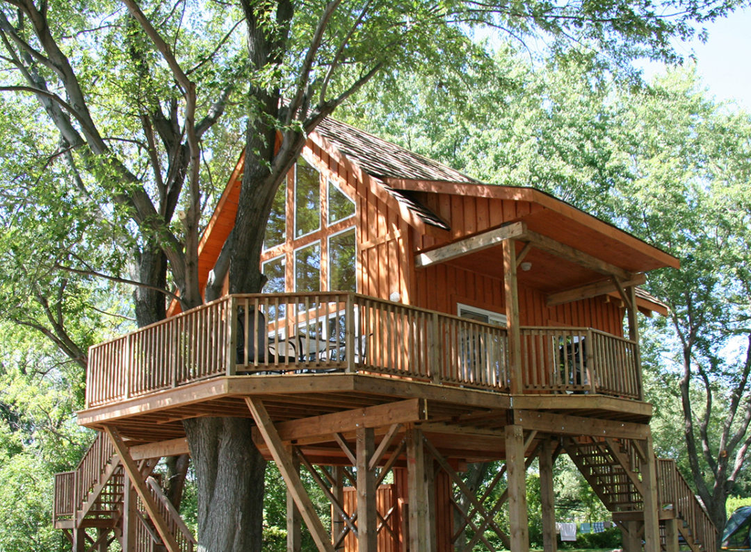 Robin’s Roost Treehouse