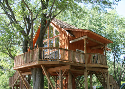 Robin’s Roost Treehouse