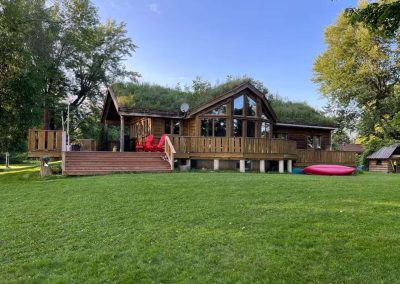 4 Season Waterfront Chalet